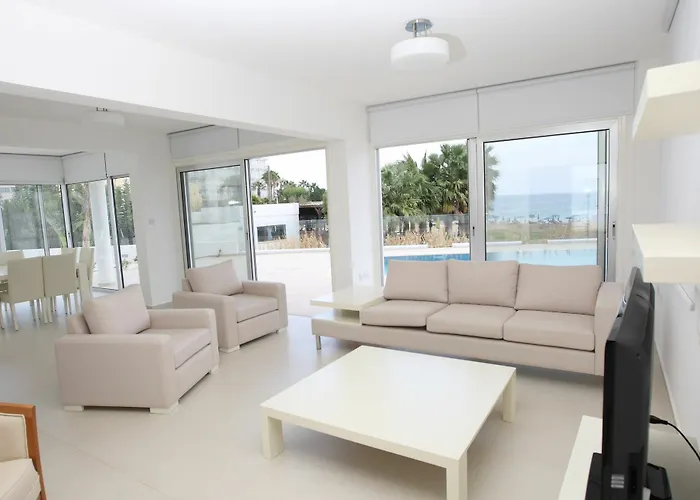 Athena פרוטאראס